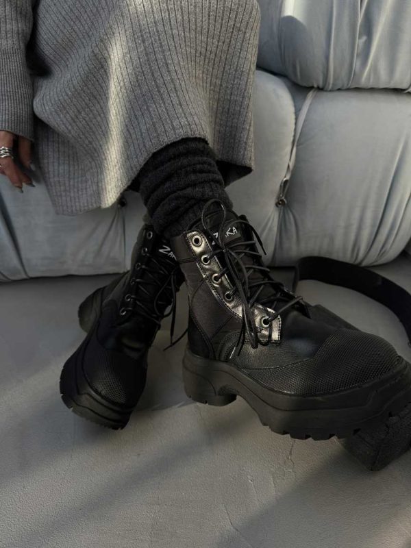 نیم بوت ساده ZARA کد 140402