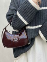 کیف هلالی MIU MIU کد 280427 - Image 4