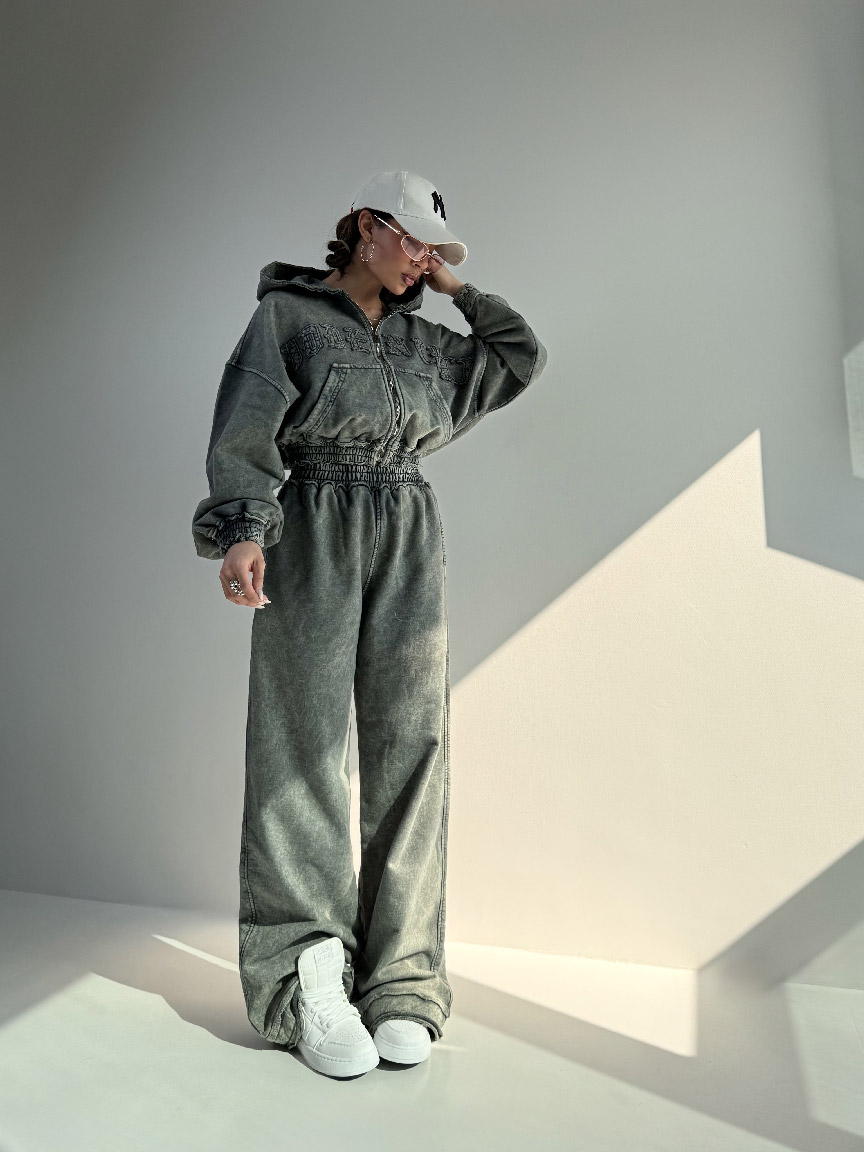 IMG_6957 ست سوییشرت و شلوار BAD GIRL کد 160847 - Image 4